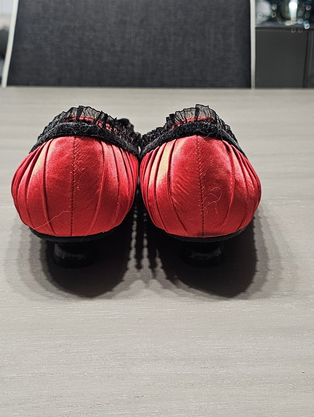 GoMax Keemun-16 Red Satin Kitten Heels - Size 10 - Picture 7 of 9